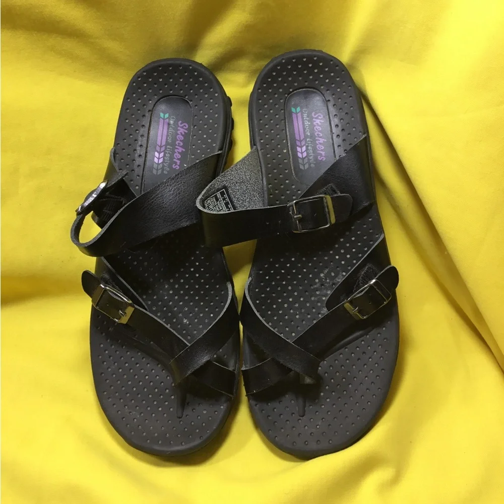 Skechers Women’s Black Strappy Buckle Sandals SZ 7